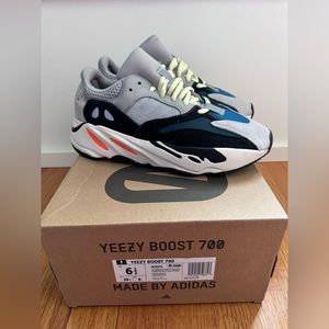 Yeezy Boost 700
